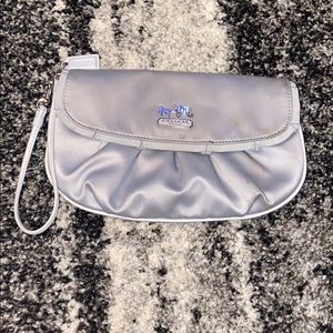 Coach - silver clutch